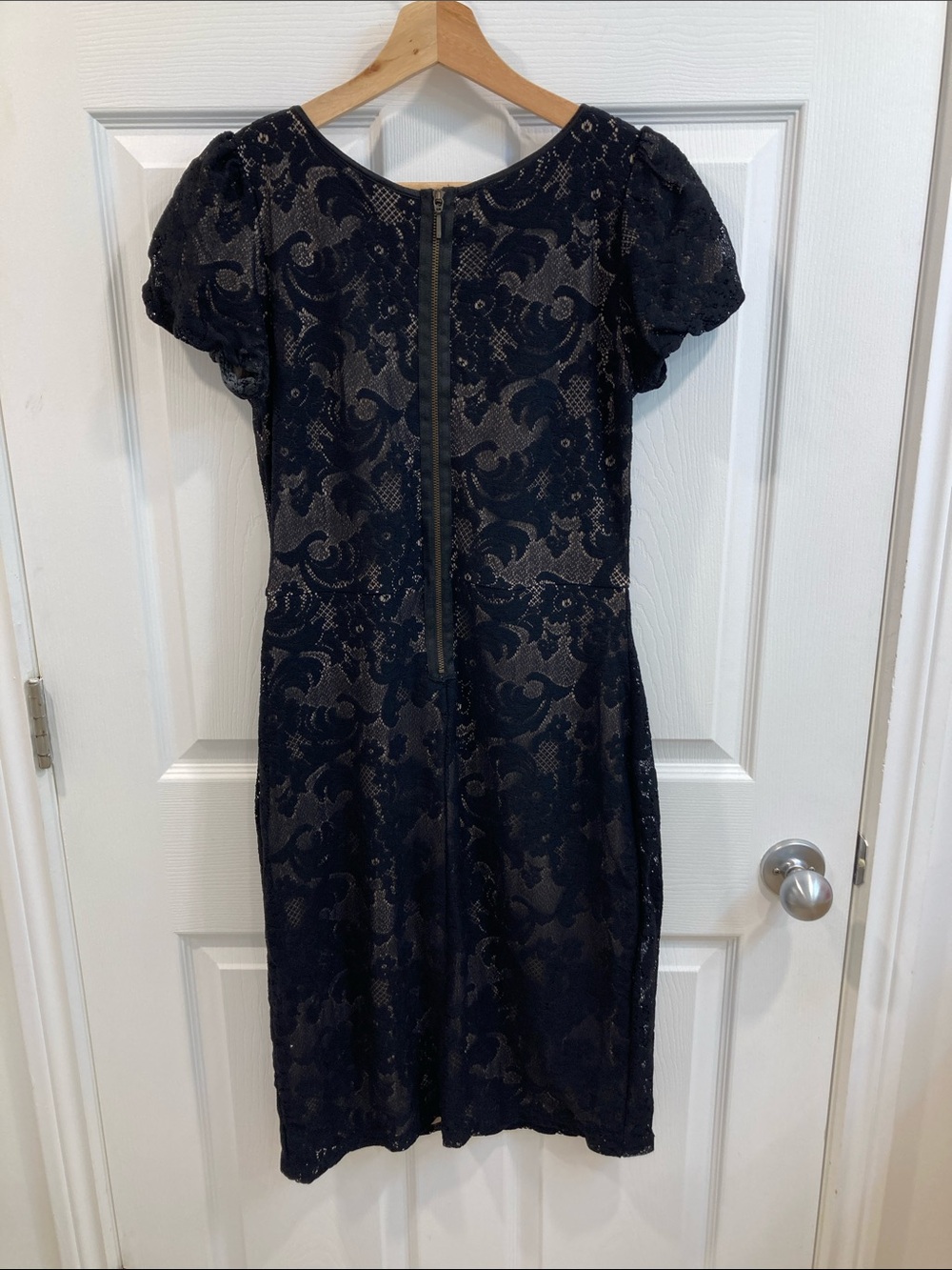 Mango Black Lace Midi Dress with Puff Sleeves and Nude Lining - Picture 5 of 6